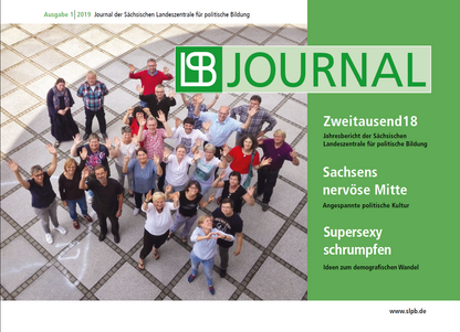 Cover des SLpB-Journal (Ausgabe 1 2019) mit den Themen "Zweitausend18 - Jahresbericht der Sächsischen Landeszentrale für politische Bildung"; "Sachsens nervöse Mitte - Angespannte politische Kultur"; "Supersexy schrumpfen - Ideen zum demografischen Wandel". Bei Klick Download des Jahresberichts als PDF.