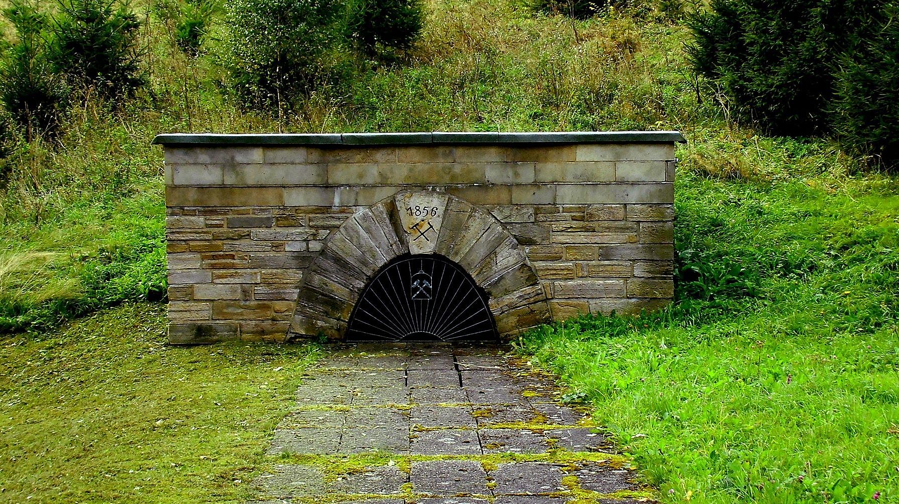 Verlinkung zu Rohstoffland Sachsen