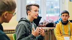 Symbolbild Schule Bei Klick Weiterleitung auf Unterseite "Angebote zur Stärkung der Kommunikations und Beteiligungskultur".