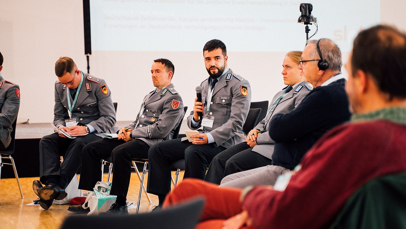 Soldaten im Workshop