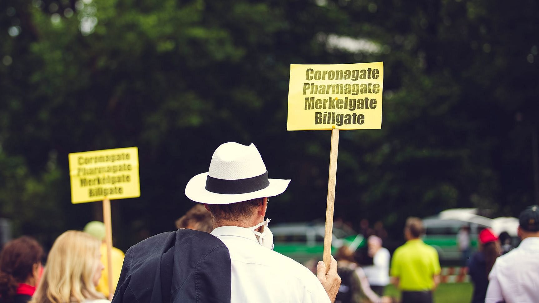 Markus Spiske Vk C I6lsl Tc Unsplash Verlinkung zu Verschwörungstheorien - Verstehen und der richtige Umgang