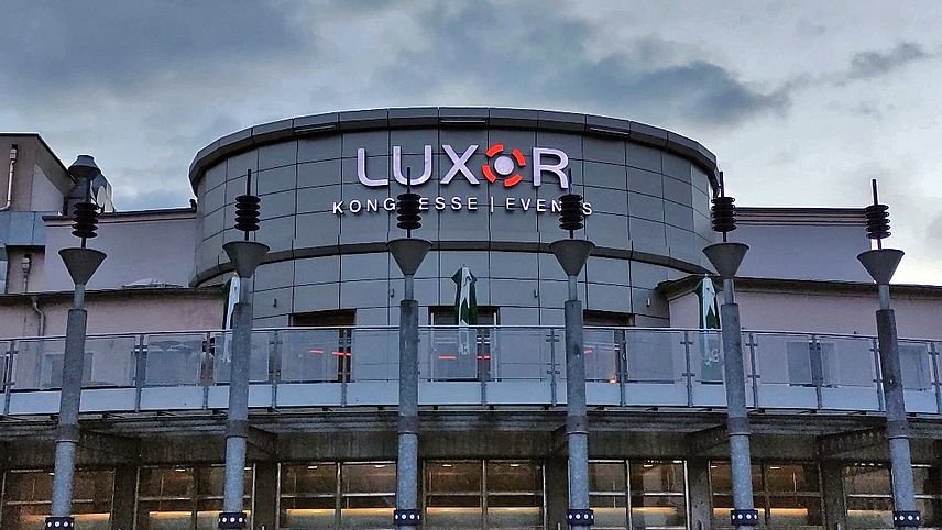 Öffnet sich bei Klick vergrößert