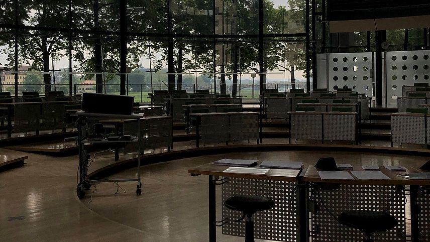 Öffnet sich bei Klick vergrößert