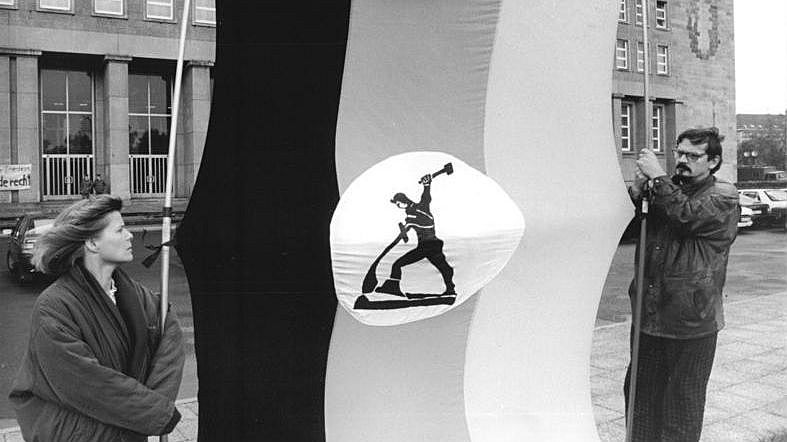 Bild 183-1990-0926-026 Verlinkung zu Die Formierung oppositioneller Gruppen