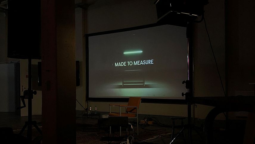 Öffnet sich bei Klick vergrößert