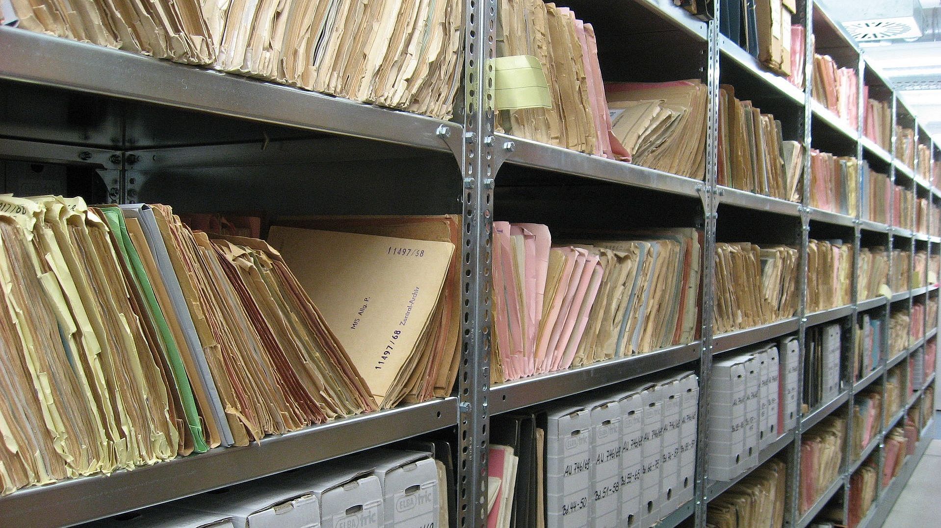 Files 1633406 1920 Verlinkung zu Ministerium für Staatssicherheit - "Stasi"