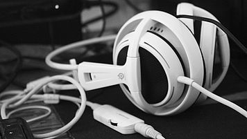 Headset Bei Klick Weiterleitung auf entsprechende Unterseite.