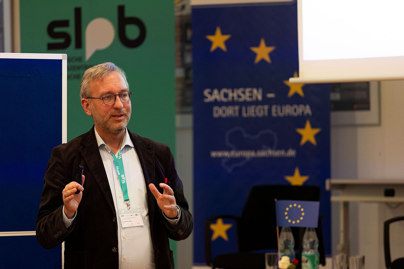 SLpB_TrinationaleTagung_RLoeffler_input